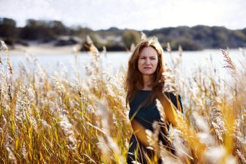 Op de foto ziet u nabestaande Annemiek ten Berge. Haar man doneerde zijn organen.